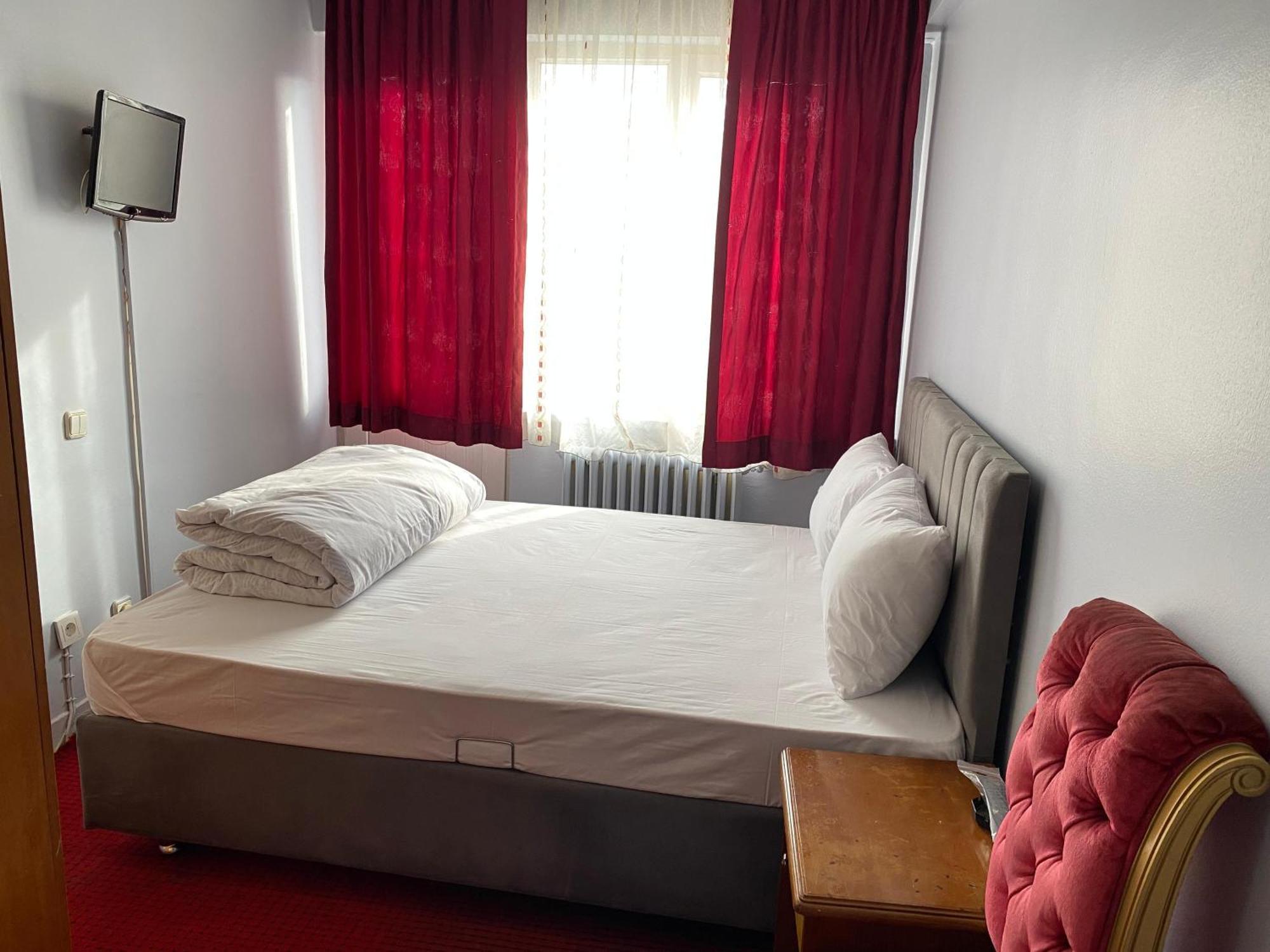 Oez Altinbasak Otel Ankara Bagian luar foto